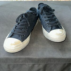 Converse Silver Bottoms. Womens Size 9. Excellent condition.